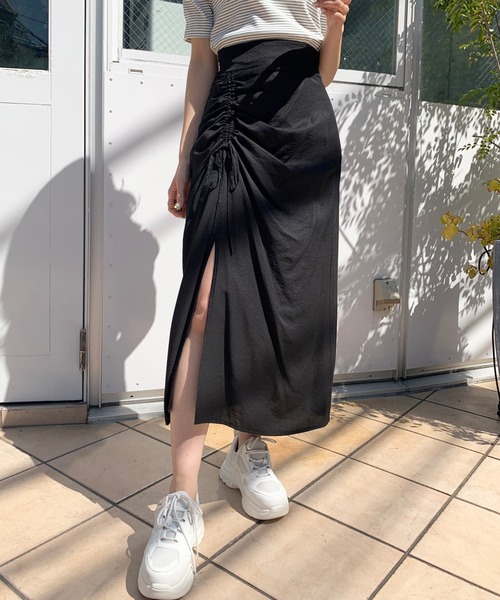 OLIVE des OLIVE（オリーブデオリーブ）の「ドロストドレープナロースカート（スカート・レディース・オフホワイト/アイボリー/ブラック/ブルー・FREE）」の3枚目の写真