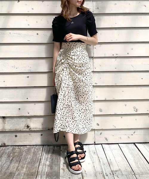 OLIVE des OLIVE（オリーブデオリーブ）の「ドロストドレープナロースカート（スカート・レディース・オフホワイト/アイボリー/ブラック/ブルー・FREE）」の21枚目の写真