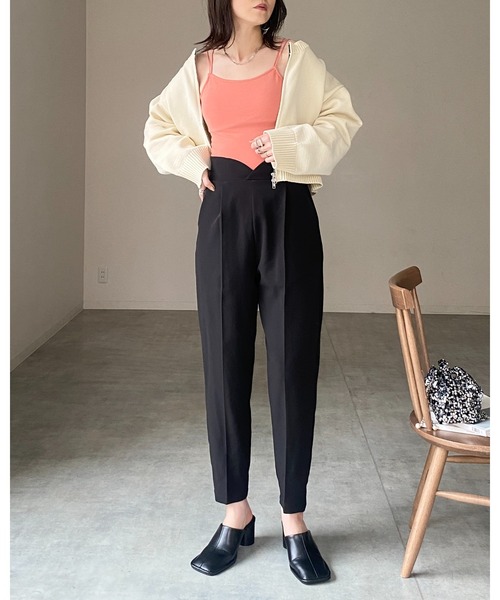 She's Closet（シーズクローゼット）の「カップ付きダブルストラップブラキャミソール（キャミソール・レディース・アイボリー/ブラック/モカ/ラベンダー/ブルー/テラコッタ/グリーン/サンドベージュ/チャコール/セージグリーン/グレイッシュブルー/オフホワイト/サーモンピンク・FREE）」の20枚目の写真