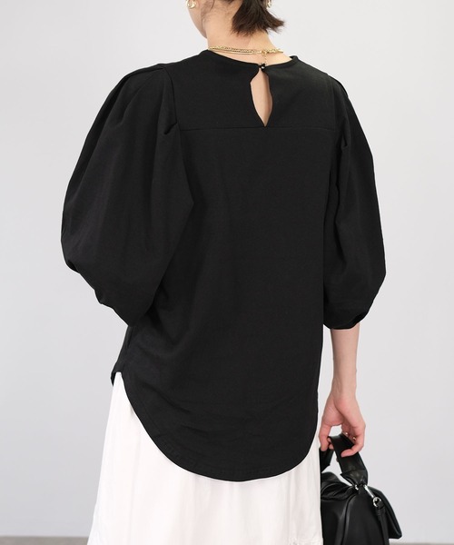 ＡＮＤＪ（アンドジェイ）の「タックボリューム袖Tシャツ（Tシャツ/カットソー・レディース・オフホワイト/ブラック・M）」の14枚目の写真