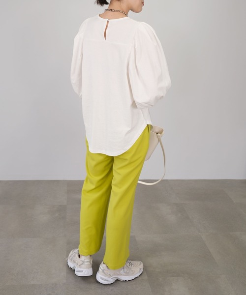 ＡＮＤＪ（アンドジェイ）の「タックボリューム袖Tシャツ（Tシャツ/カットソー・レディース・オフホワイト/ブラック・M）」の10枚目の写真