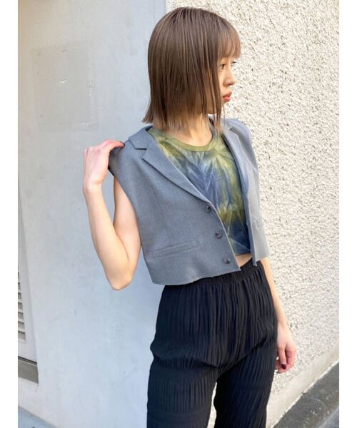 EMODA(エモダ)の「スーツベストタンクトップ(テーラードジャケット・レディース・ブラック/イエロー/グレー・FREE)」の4枚目の写真