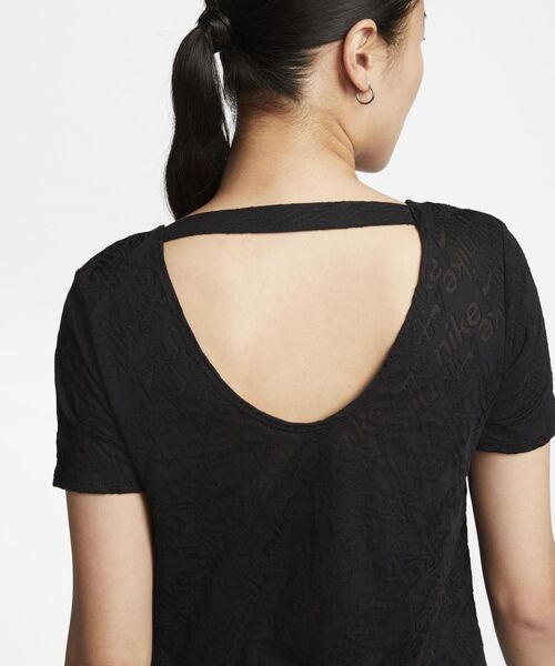 NIKE（ナイキ）の「ナイキ エア Dri-FIT ウィメンズ ショートスリーブ ランニングトップ / Nike Air Dri-FIT Women's Short-Sleeve Running Top（Tシャツ/カットソー・レディース・ブラック・XS/S/M/L/XL）」の4枚目の写真