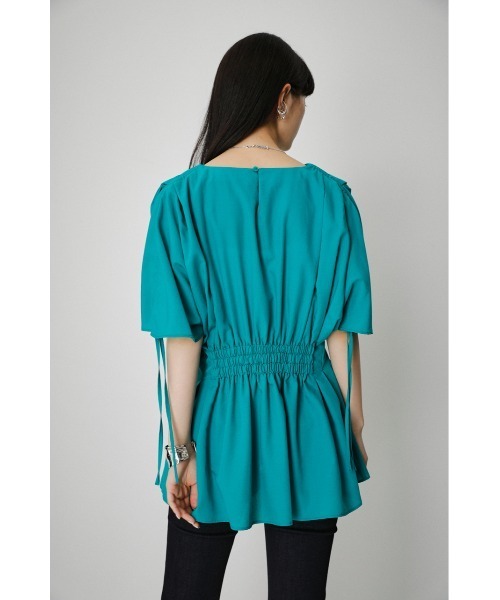 AZUL by moussy（アズールバイマウジー）の「WAIST TUCK V/N DESIGN BLOUSE/ウエストタックVネックデザインブラウス（Tシャツ/カットソー・レディース・ライトイエロー/グリーン/ブラック/オフホワイト・SMALL/MEDIUM）」の9枚目の写真