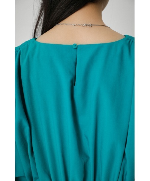 AZUL by moussy（アズールバイマウジー）の「WAIST TUCK V/N DESIGN BLOUSE/ウエストタックVネックデザインブラウス（Tシャツ/カットソー・レディース・ライトイエロー/グリーン/ブラック/オフホワイト・SMALL/MEDIUM）」の11枚目の写真
