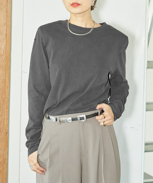 KURO(クロ)の「【KURO for CITYSHOP】POWER SHOULDER L/S Tシャツ(Tシャツ/カットソー・レディース・ホワイト/ブラック・MEDIUM)」の2枚目の写真