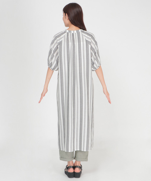 LBC（エルビーシー）の「ストライプガウンワンピース（シャツワンピース・レディース・ブラック/エンジ・M/L）」の3枚目の写真