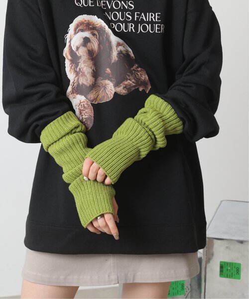RAY CASSIN(レイカズン)の「ニットアームウォーマー(アームカバー・レディース・キナリ/スミクロ/グレイッシュベージュ/ライトカーキ・FREE)」の4枚目の写真