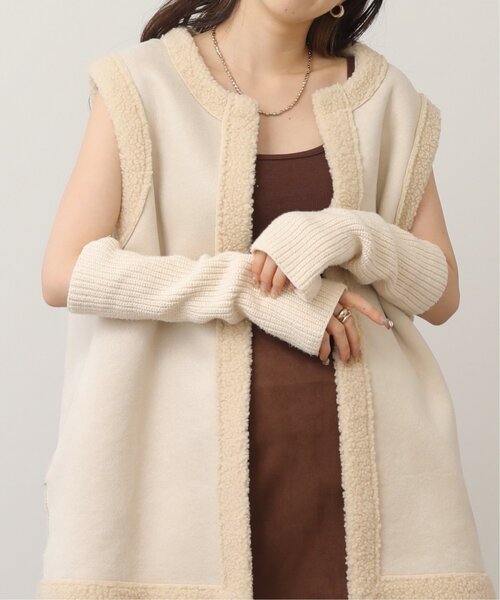 RAY CASSIN(レイカズン)の「ニットアームウォーマー(アームカバー・レディース・キナリ/スミクロ/グレイッシュベージュ/ライトカーキ・FREE)」の2枚目の写真