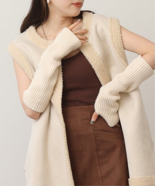 RAY CASSIN(レイカズン)の「ニットアームウォーマー(アームカバー・レディース・キナリ/スミクロ/グレイッシュベージュ/ライトカーキ・FREE)」の5枚目の写真