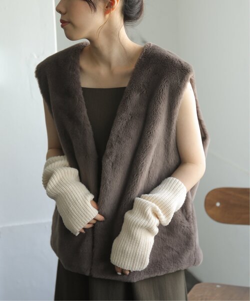 RAY CASSIN(レイカズン)の「ニットアームウォーマー(アームカバー・レディース・キナリ/スミクロ/グレイッシュベージュ/ライトカーキ・FREE)」の6枚目の写真