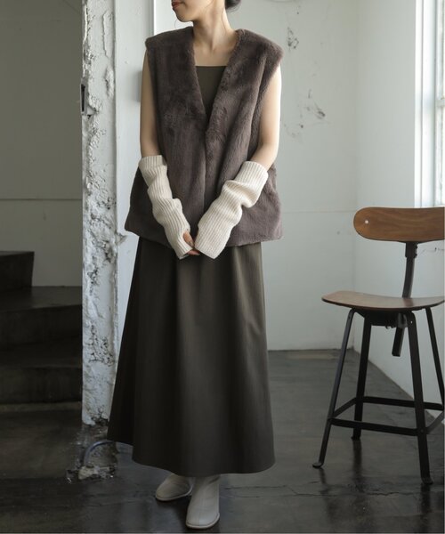 RAY CASSIN(レイカズン)の「ニットアームウォーマー(アームカバー・レディース・キナリ/スミクロ/グレイッシュベージュ/ライトカーキ・FREE)」の7枚目の写真