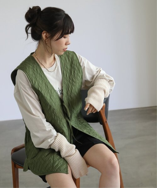 RAY CASSIN(レイカズン)の「ニットアームウォーマー(アームカバー・レディース・キナリ/スミクロ/グレイッシュベージュ/ライトカーキ・FREE)」の16枚目の写真