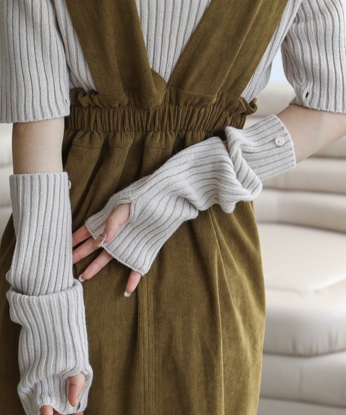 RAY CASSIN(レイカズン)の「ニットアームウォーマー(アームカバー・レディース・キナリ/スミクロ/グレイッシュベージュ/ライトカーキ・FREE)」の20枚目の写真