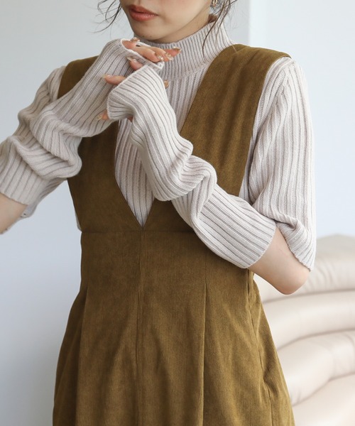 RAY CASSIN(レイカズン)の「ニットアームウォーマー(アームカバー・レディース・キナリ/スミクロ/グレイッシュベージュ/ライトカーキ・FREE)」の19枚目の写真