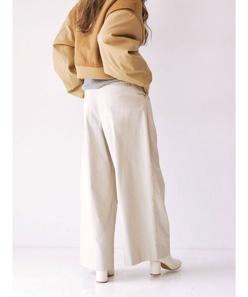 Ungrid（アングリッド）の「ハイウエストワイドパンツ（その他パンツ・レディース・アイボリー/カーキ・SMALL/MEDIUM）」の7枚目の写真
