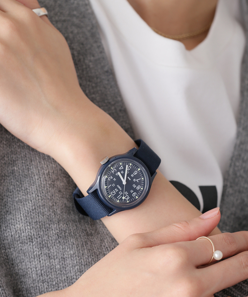 TIMEX（タイメックス）の「TIMEX TW2R13900【 ウォッチ 】（アナログ腕時計・レディース・ネイビー・FREE）」の2枚目の写真