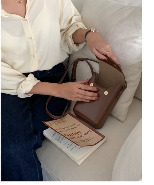 ECLIN（エクラン）の「スクエアミニショルダーバッグ（ショルダーバッグ・レディース・ホワイト系その他/ブラック/ブラウン/ベージュ・FREE）」の9枚目の写真