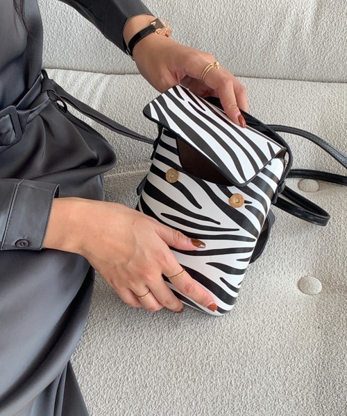 ECLIN（エクラン）の「スクエアミニショルダーバッグ（ショルダーバッグ・レディース・ホワイト系その他/ブラック/ブラウン/ベージュ・FREE）」の20枚目の写真