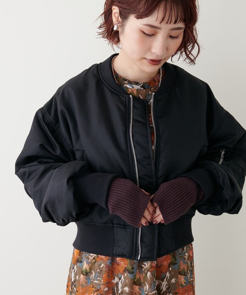 natural couture（ナチュラルクチュール）の「上品×カジュアルなブルゾン　ギャザースリーブMA-1（MA-1・レディース・ブラック/カーキ/ライトベージュ・FREE）」の9枚目の写真