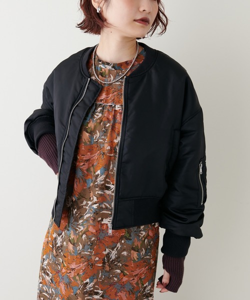 natural couture（ナチュラルクチュール）の「上品×カジュアルなブルゾン　ギャザースリーブMA-1（MA-1・レディース・ブラック/カーキ/ライトベージュ・FREE）」の22枚目の写真