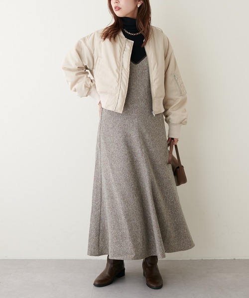 natural couture（ナチュラルクチュール）の「上品×カジュアルなブルゾン　ギャザースリーブMA-1（MA-1・レディース・ブラック/カーキ/ライトベージュ・FREE）」の5枚目の写真