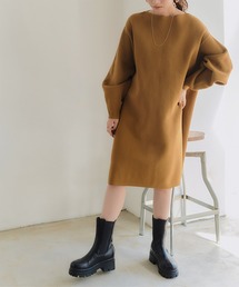 コクーンシルエットミニ丈ニットワンピース