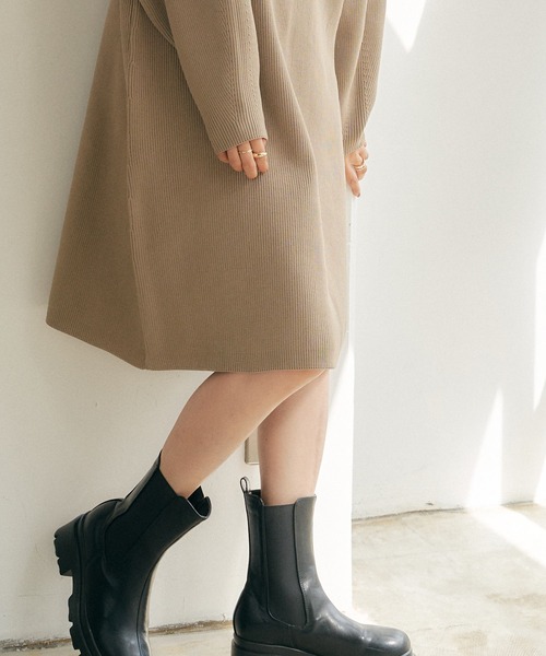 titivate(ティティベイト)の「コクーンシルエットミニ丈ニットワンピース(ワンピース・レディース・キャメル/グレイッシュベージュ/ブラック・S/M)」の22枚目の写真