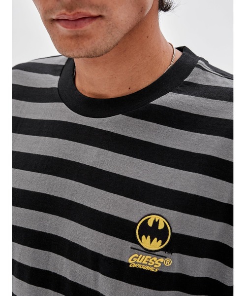 Guess（ゲス）の「GUESS Originals x Batman Striped Tee（Tシャツ/カットソー・メンズ・ブラック・SMALL/MEDIUM/LARGE/X-LARGE）」の3枚目の写真