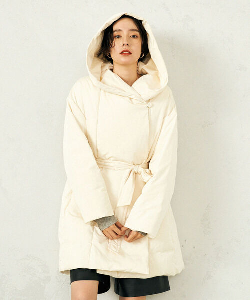 NOLLEY’S（ノーリーズ）の「◇【WEB限定】ショールダウンコート（ダウンジャケット/コート・レディース・ライトグリーン/キナリ/ブラック・FREE）」の5枚目の写真