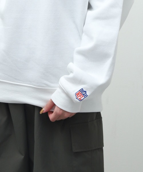 NBA/NFL/NHL/MLB（エヌビーエーエヌエフエルエヌエイチエルエムエルビー）の「【NFL】チームロゴクルーネックスウェット（スウェット・メンズ・ネイビー/オフホワイト/ネイビー系/グリーン/ワインレッド・MEDIUM/LARGE/X-LARGE）」の11枚目の写真