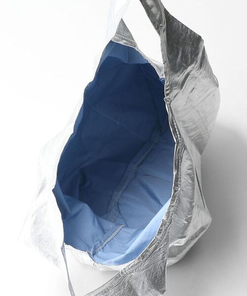 BAGGU（バグー）の「＜BAGGU＞メタリック シルバー ポケッタブルバッグ/BABY（エコバッグ/サブバッグ・レディース・シルバー・FREE）」の5枚目の写真