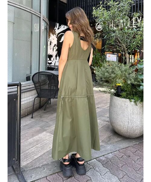 EVRIS（エヴリス）の「ドロストデザインロングワンピース（ワンピース・レディース・ブラック/ホワイト/カーキ・FREE）」の3枚目の写真