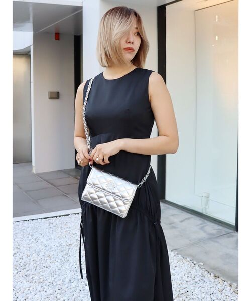 EVRIS（エヴリス）の「ドロストデザインロングワンピース（ワンピース・レディース・ブラック/ホワイト/カーキ・FREE）」の8枚目の写真