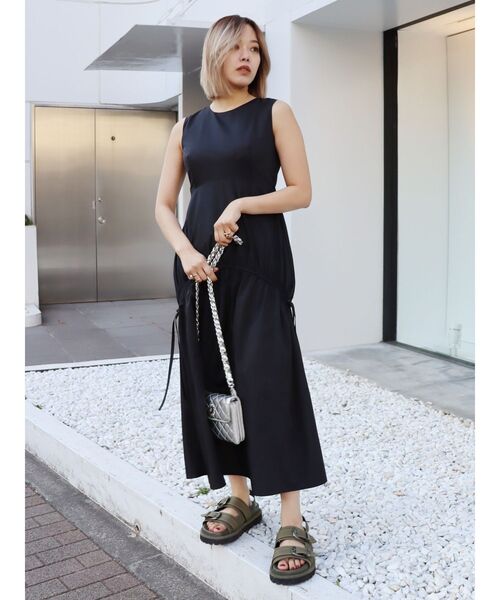 EVRIS（エヴリス）の「ドロストデザインロングワンピース（ワンピース・レディース・ブラック/ホワイト/カーキ・FREE）」の10枚目の写真