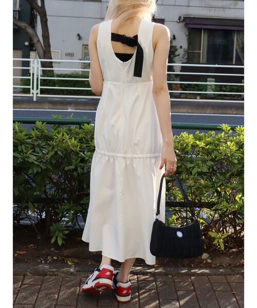 EVRIS（エヴリス）の「ドロストデザインロングワンピース（ワンピース・レディース・ブラック/ホワイト/カーキ・FREE）」の13枚目の写真