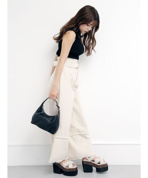 MURUA(ムルーア)の「ハーフムーンバッグ(ハンドバッグ・レディース・ブラック/シルバー・FREE)」の4枚目の写真