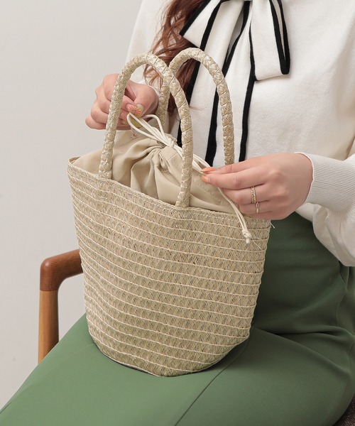 ALTROSE(アルトローズ)の「巾着 カゴバッグ 雑材 シンプル 軽量トートバッグ(トートバッグ・レディース・ブラック/ベージュ/ブラウン/アイボリー・FREE)」の17枚目の写真