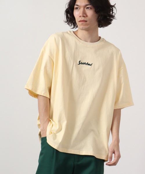ATELANE(アテレーン)の「ルーズシルエット刺繍入り半袖Tシャツ(Tシャツ/カットソー・メンズ・ミント/ホワイト系その他2/ブラック系その他/ブルー/ブラック/アイボリー/ブラック系その他3/ホワイト系その他3/ホワイト/ホワイト系その他/テラコッタ/ブラック系その他2・M/L)」の3枚目の写真