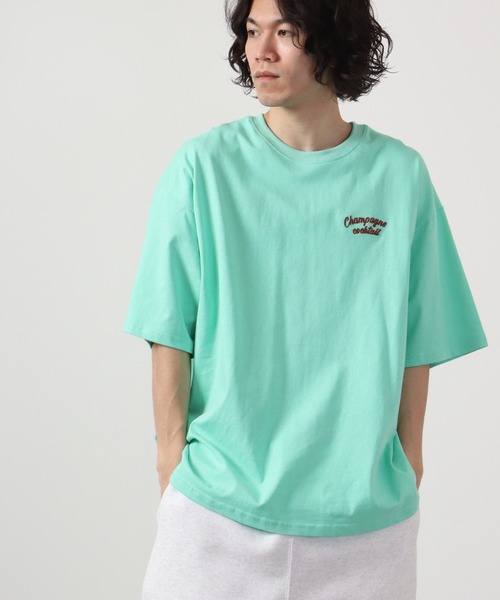 ATELANE(アテレーン)の「ルーズシルエット刺繍入り半袖Tシャツ(Tシャツ/カットソー・メンズ・ミント/ホワイト系その他2/ブラック系その他/ブルー/ブラック/アイボリー/ブラック系その他3/ホワイト系その他3/ホワイト/ホワイト系その他/テラコッタ/ブラック系その他2・M/L)」の11枚目の写真