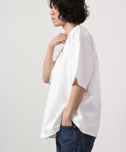 ATELANE(アテレーン)の「ルーズシルエット刺繍入り半袖Tシャツ(Tシャツ/カットソー・メンズ・ミント/ホワイト系その他2/ブラック系その他/ブルー/ブラック/アイボリー/ブラック系その他3/ホワイト系その他3/ホワイト/ホワイト系その他/テラコッタ/ブラック系その他2・M/L)」の21枚目の写真