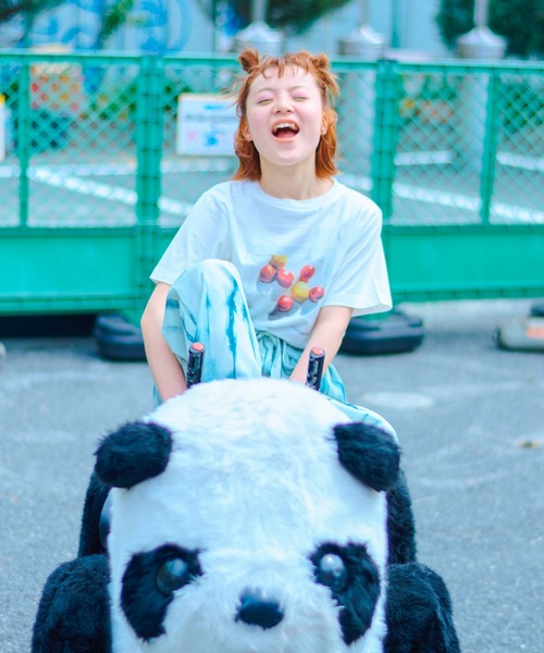 Kastane（カスタネ）の「【Yuri Hanamori コラボ】フォトTee（Tシャツ/カットソー・レディース・オレンジ/オフホワイト・FREE）」の4枚目の写真