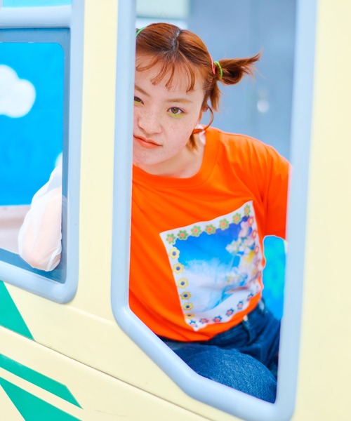 Kastane（カスタネ）の「【Yuri Hanamori コラボ】フォトTee（Tシャツ/カットソー・レディース・オレンジ/オフホワイト・FREE）」の19枚目の写真