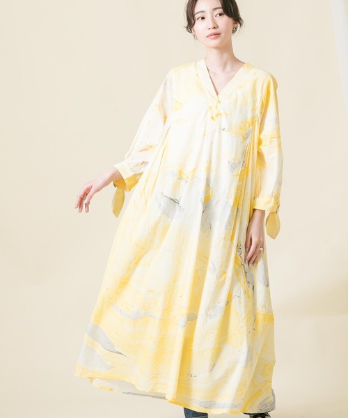 Torrazzo Donna(トラッゾドンナ)の「インド綿オイルプリントワンピース(ワンピース・レディース・イエロー・FREE)」の4枚目の写真