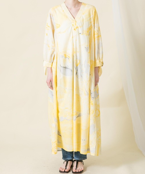 Torrazzo Donna(トラッゾドンナ)の「インド綿オイルプリントワンピース(ワンピース・レディース・イエロー・FREE)」の7枚目の写真