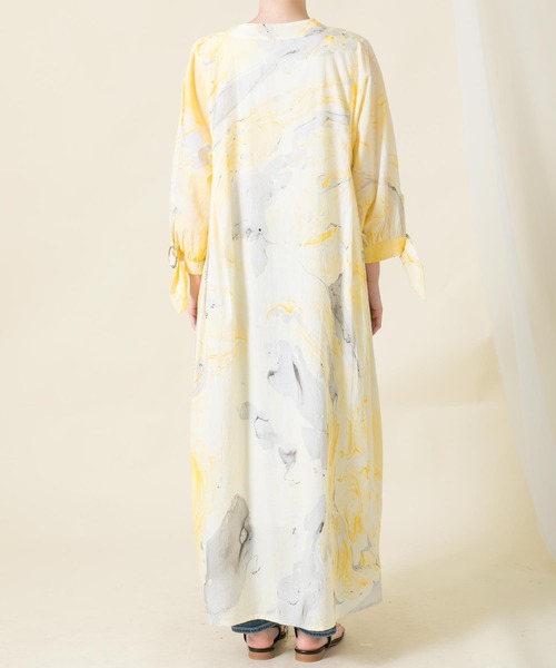 Torrazzo Donna(トラッゾドンナ)の「インド綿オイルプリントワンピース(ワンピース・レディース・イエロー・FREE)」の20枚目の写真