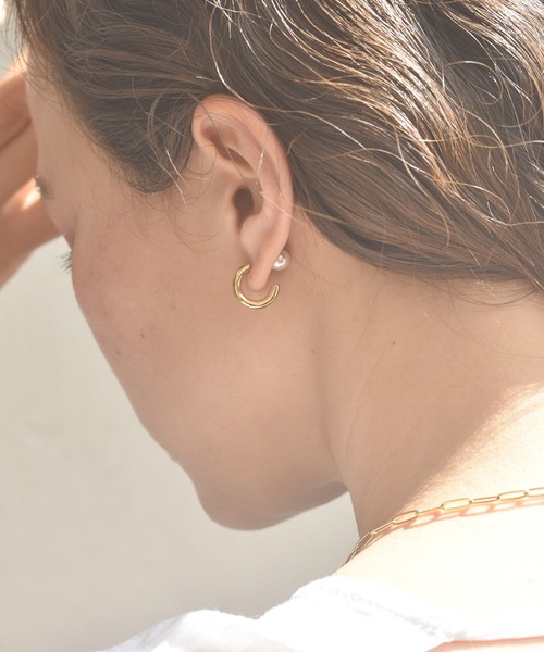 LHME（エルエイチエムイー）の「LHME パールキャッチピアス/ストレートフープ/サージカルステンレス316L（金属アレルギー対応）（ピアス（両耳用）・レディース・シルバー/ゴールド・ONE SIZE）」の9枚目の写真