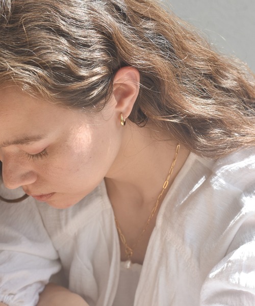 LHME（エルエイチエムイー）の「LHME パールキャッチピアス/ストレートフープ/サージカルステンレス316L（金属アレルギー対応）（ピアス（両耳用）・レディース・シルバー/ゴールド・ONE SIZE）」の16枚目の写真