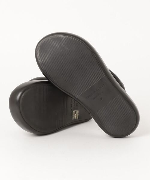 B'2nd（ビーセカンド）の「GIULIA TADDEUCCI（ジュリア タデウチ）トングボリュームサンダル（サンダル・レディース・ブラック・38/36/37）」の2枚目の写真