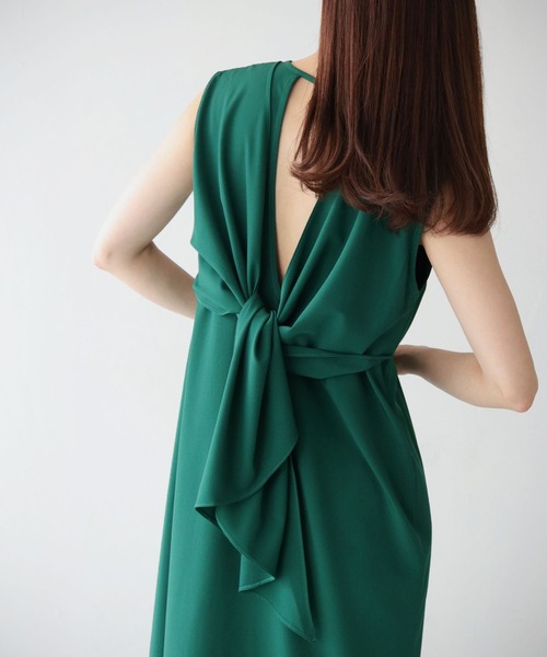 cheriella（シェリエラ）の「【cheriella】WEB限定バックデザインワンピース（ドレス・レディース・ブルー/ブラック/グリーン・M）」の2枚目の写真